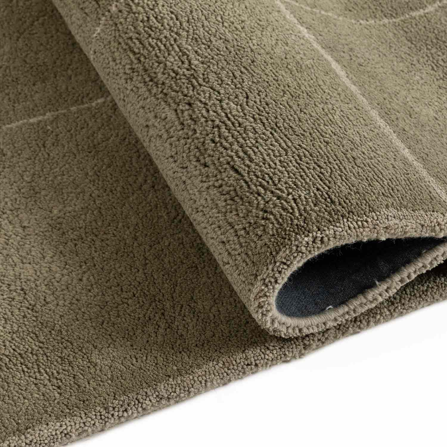 Lawn Hand Tufted Woollen And Viscose Rug