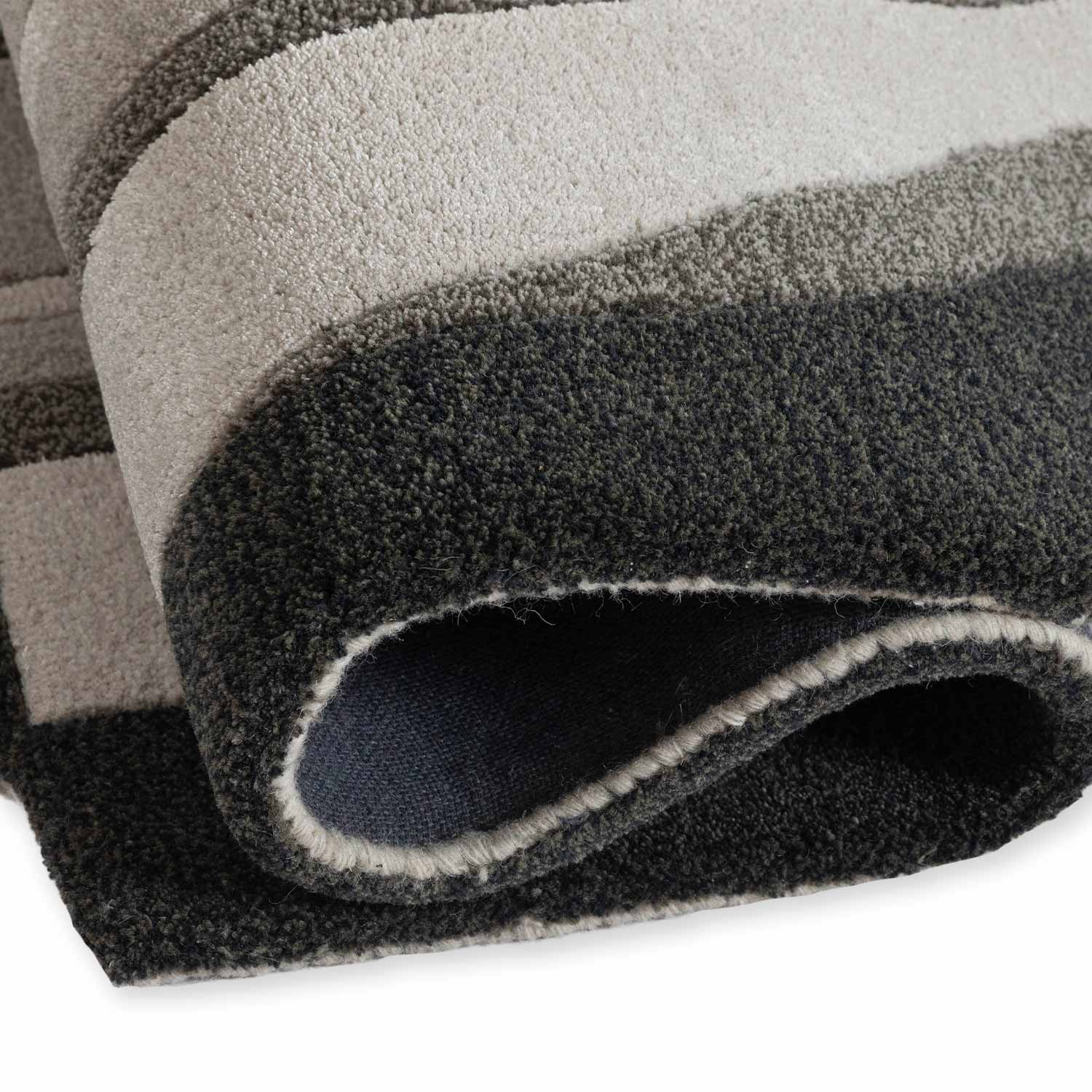 Pitthu Hand Tufted Woollen And Viscose Rug