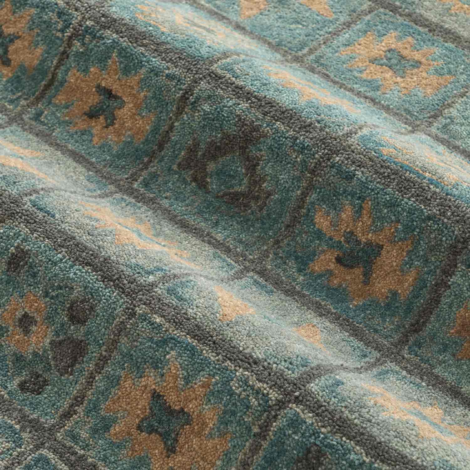 Coffered Hand Tufted Woollen And Viscose Rug