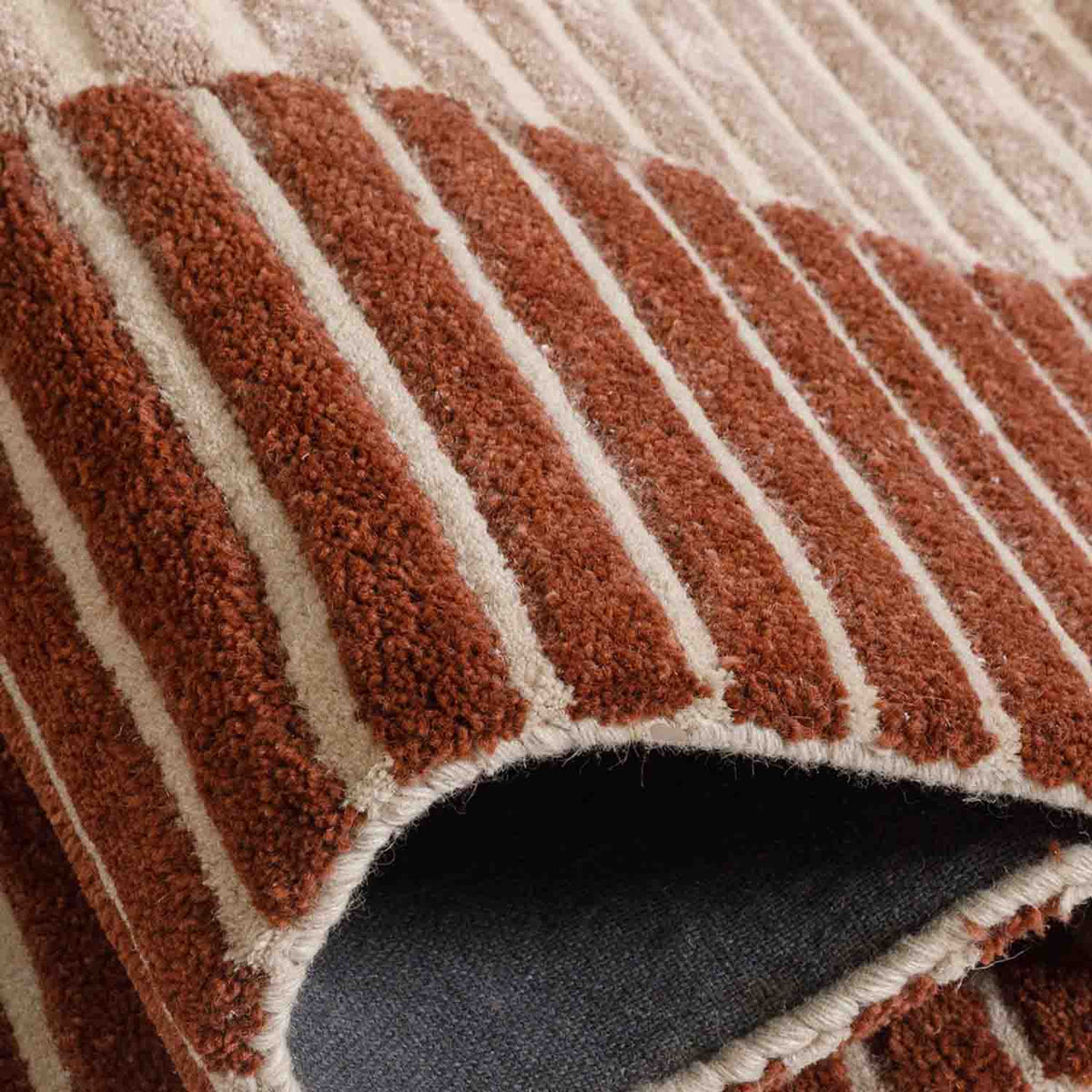Rose And Rust Hand Tufted Wool And Viscose Rug