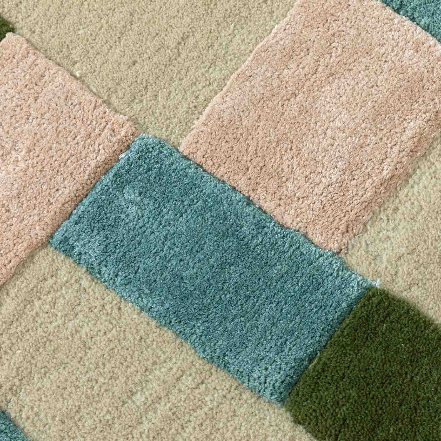 Kulfi Hand Tufted Woollen And Viscose Rug