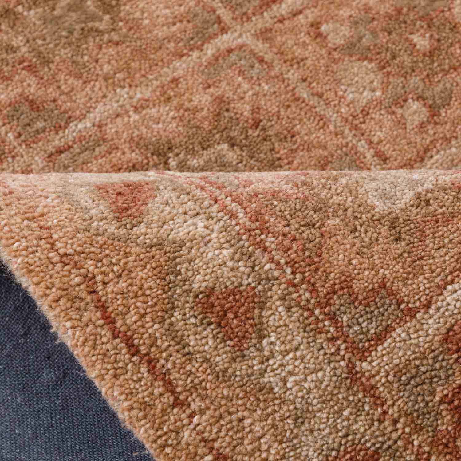 Latticed Hand Tufted Woollen And Viscose Rug