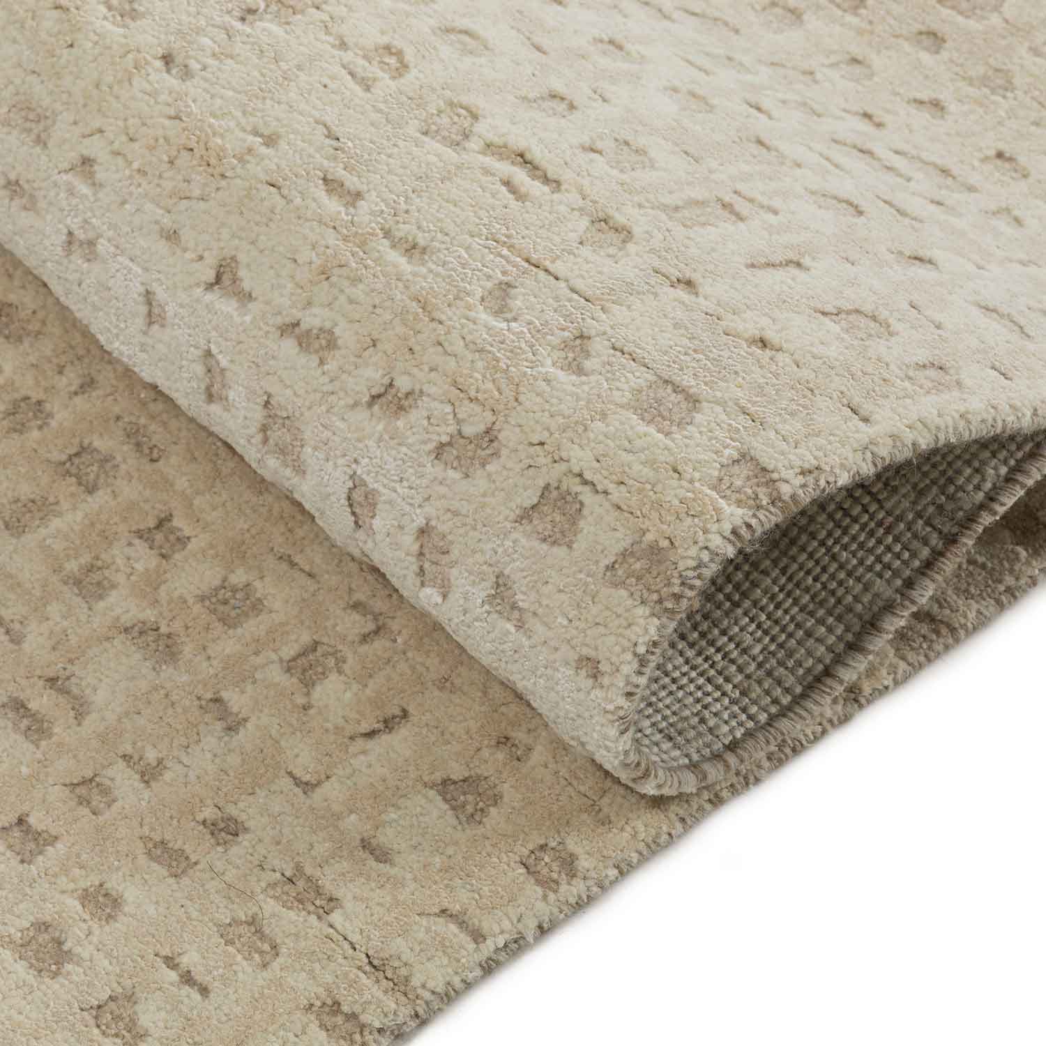 Halo Hand Knotted Woollen And Bamboo Silk Rug