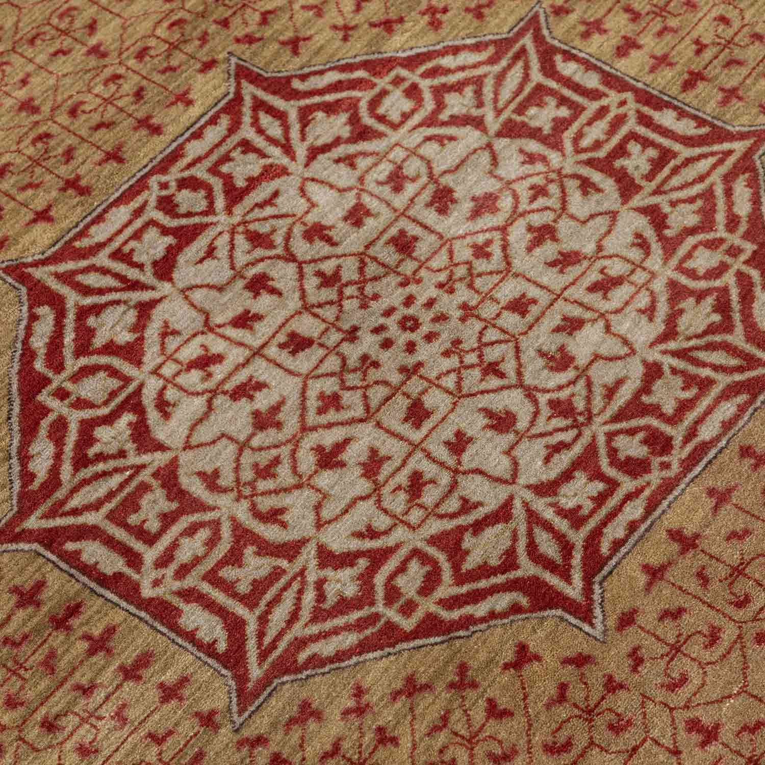 Mamlukk-V Hand Knotted Woollen Rug