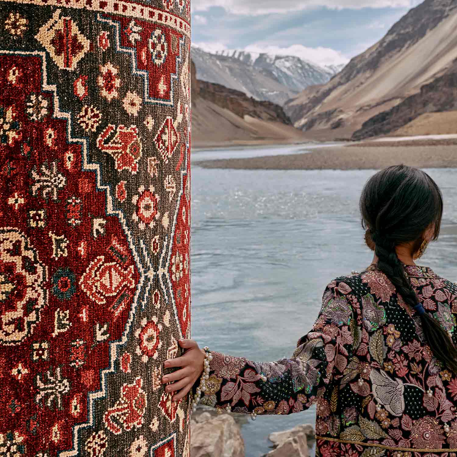 Ilchi Hand Knotted Woollen Rug