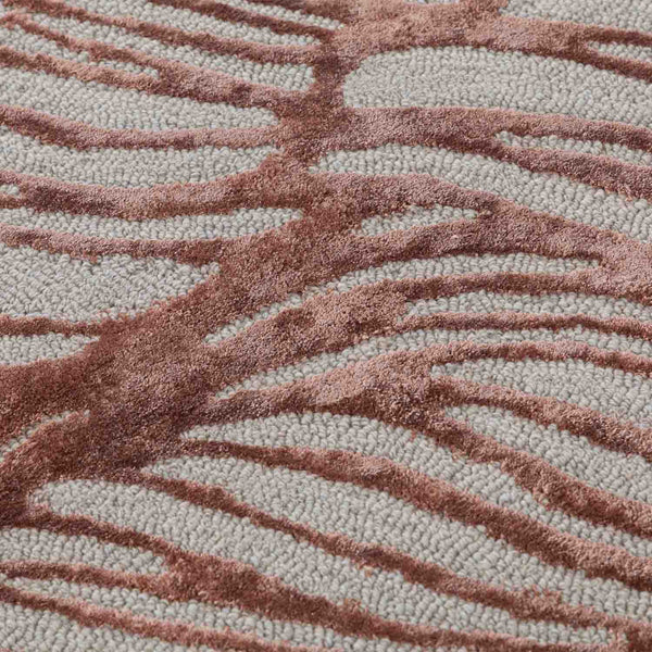 Aton hand tufted wool and viscose rug by Obeetee - texture detail
