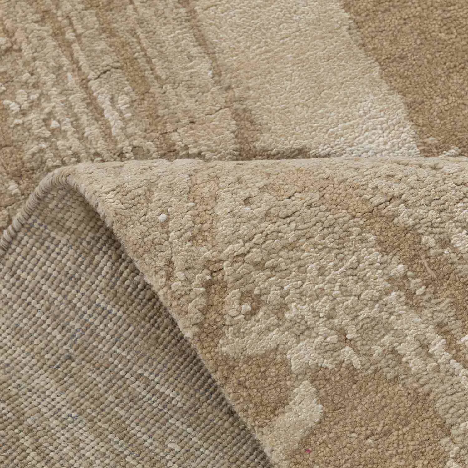 Dunip Hand Knotted Woollen And Bamboo Silk Rug