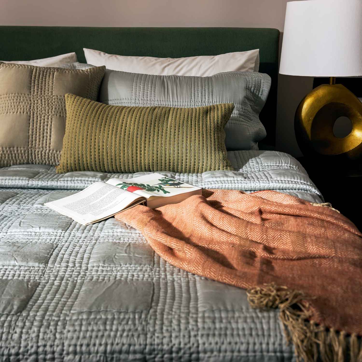 Vento Vegan Silk Handquilted Bedcover Set