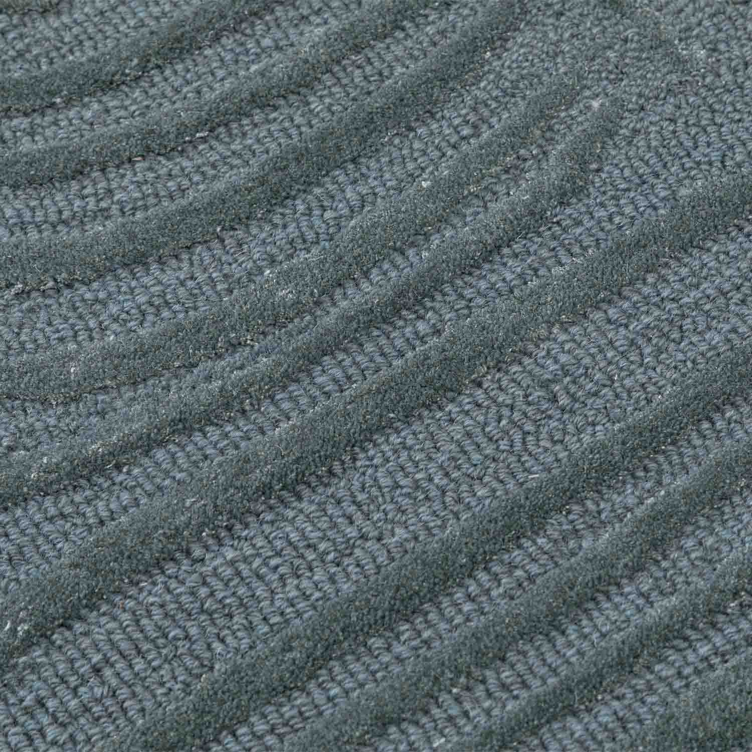 Khnurn Hand Tufted Woollen And Viscose Rug