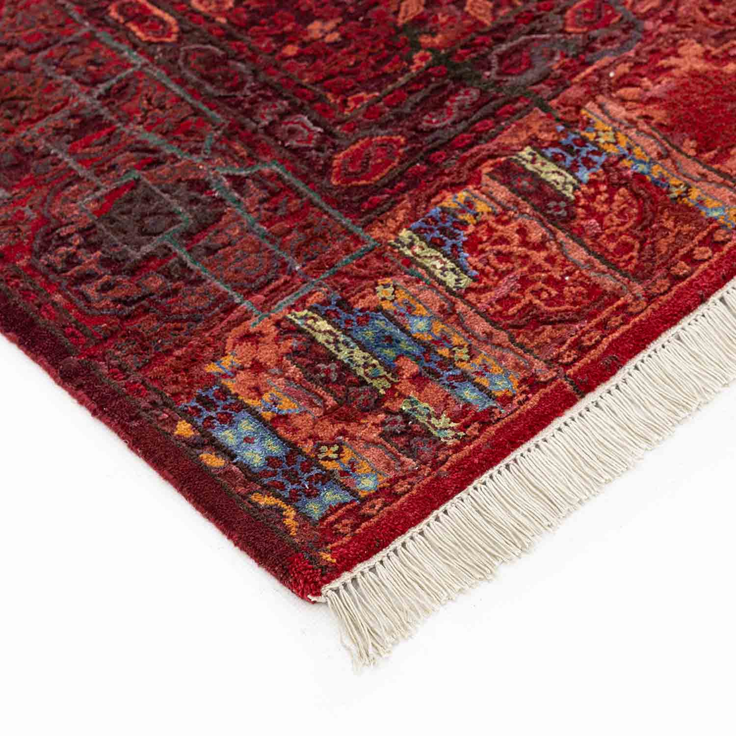 Ruby Medallain Hand Knotted Woollen And Viscose Rug