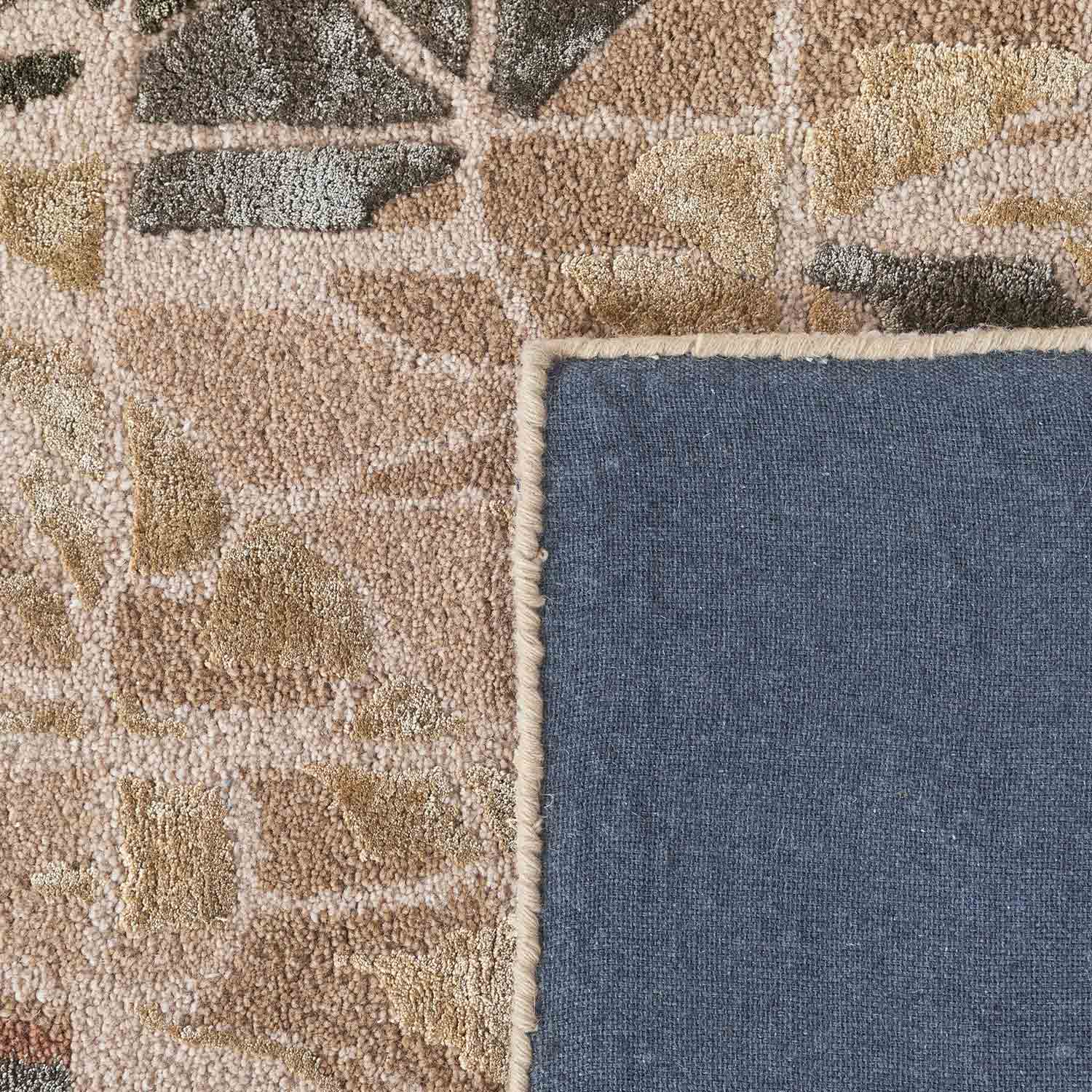 Petalé
 Hand Tufted Woollen And Viscose Rug