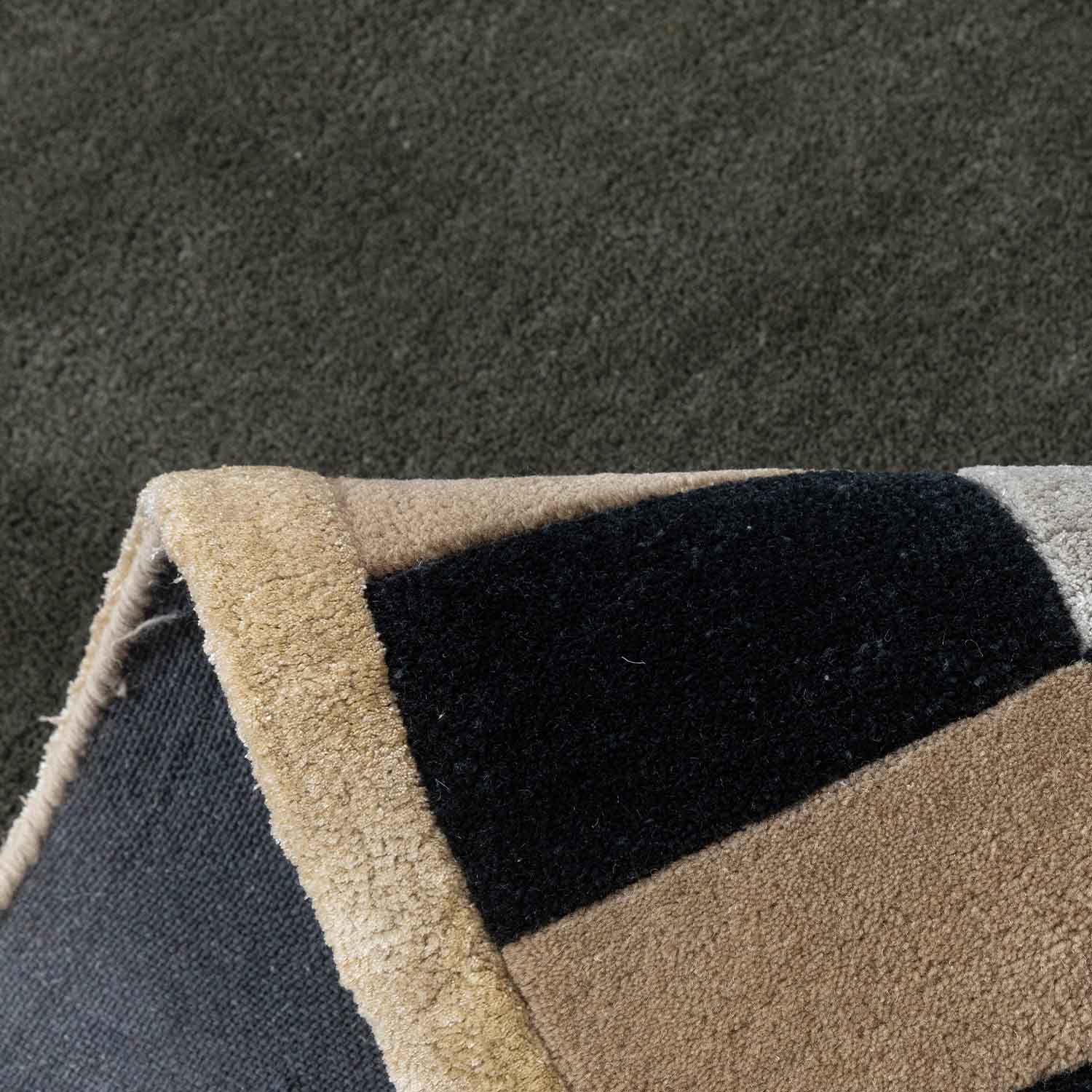 Parpath Hand Tufted Woollen And Viscose Rug