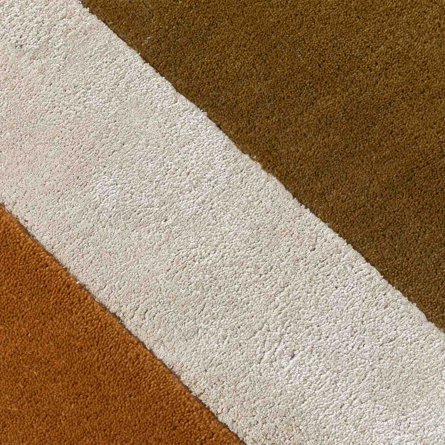 Chatai Hand Tufted Woollen And Viscose Rug