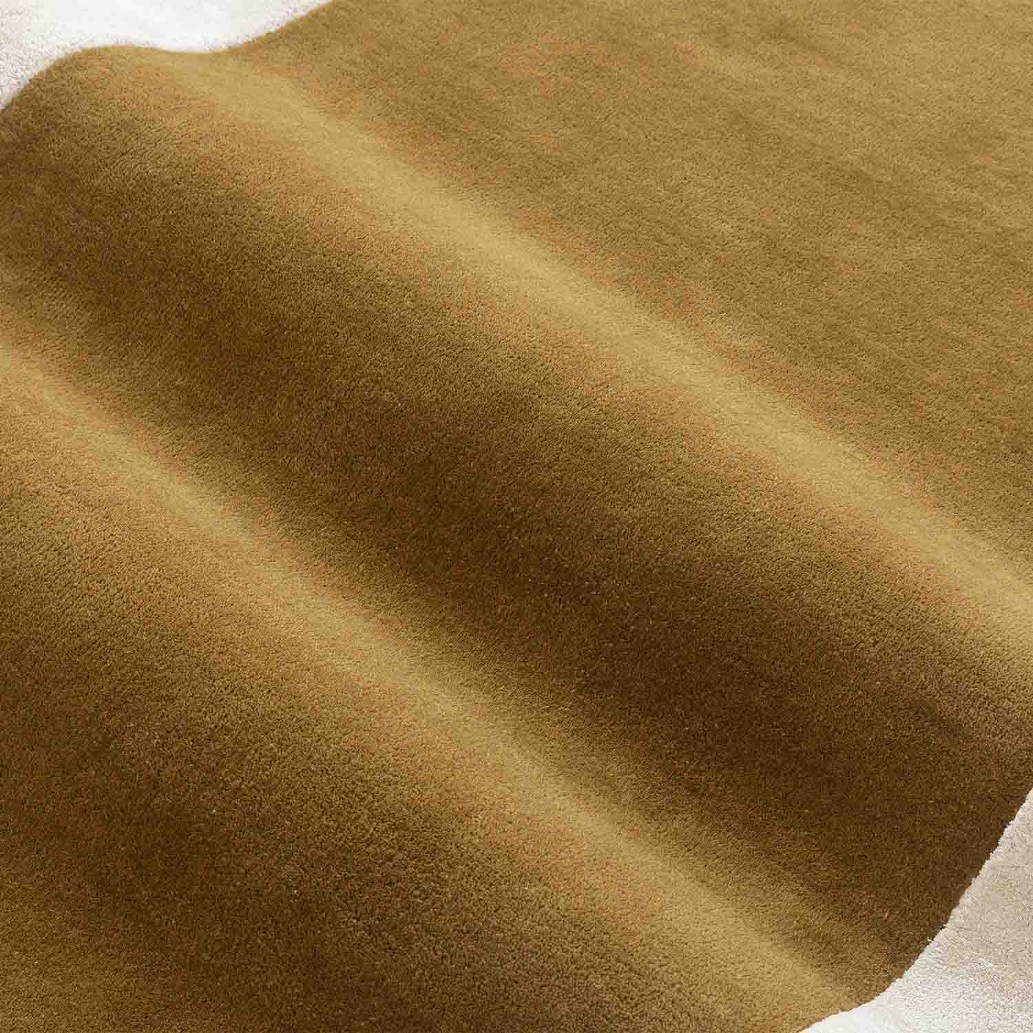 Chatai Hand Tufted Woollen And Viscose Rug