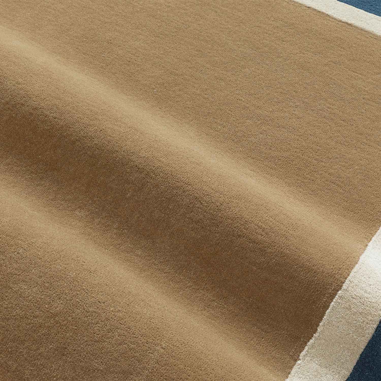Thela Hand Tufted Woollen And Viscose Rug