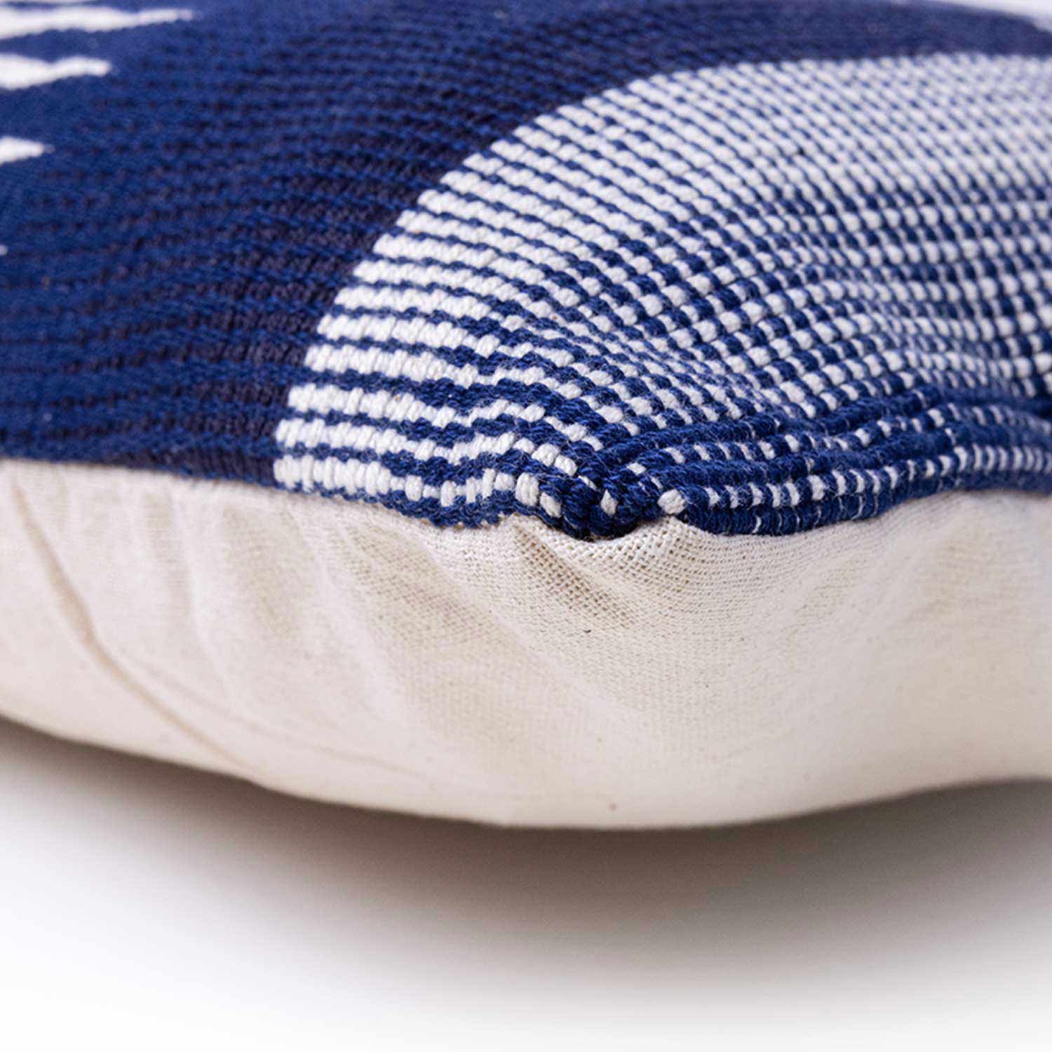 Longkhum
Hand Woven Cotton Cushion Cover