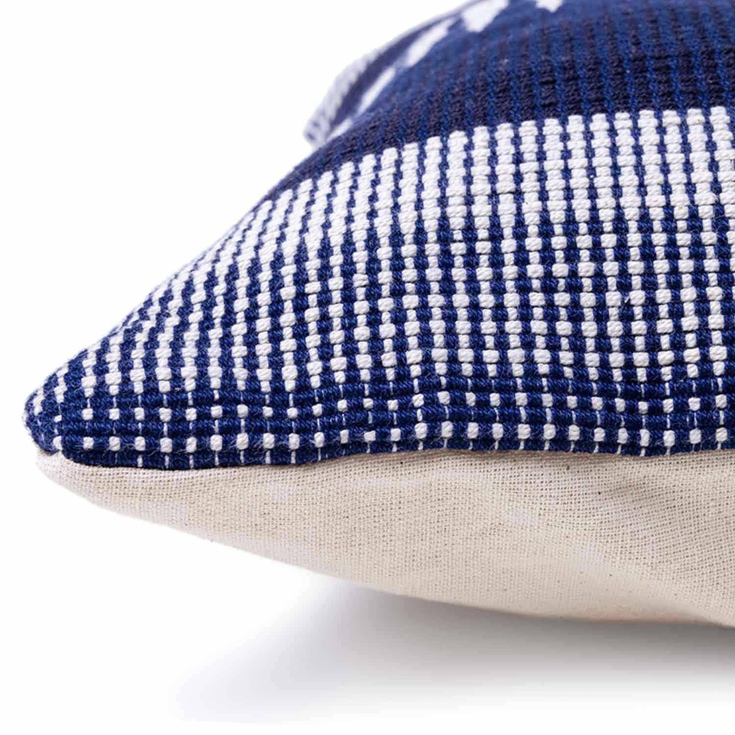 Longkhum
Hand Woven Cotton Cushion Cover
