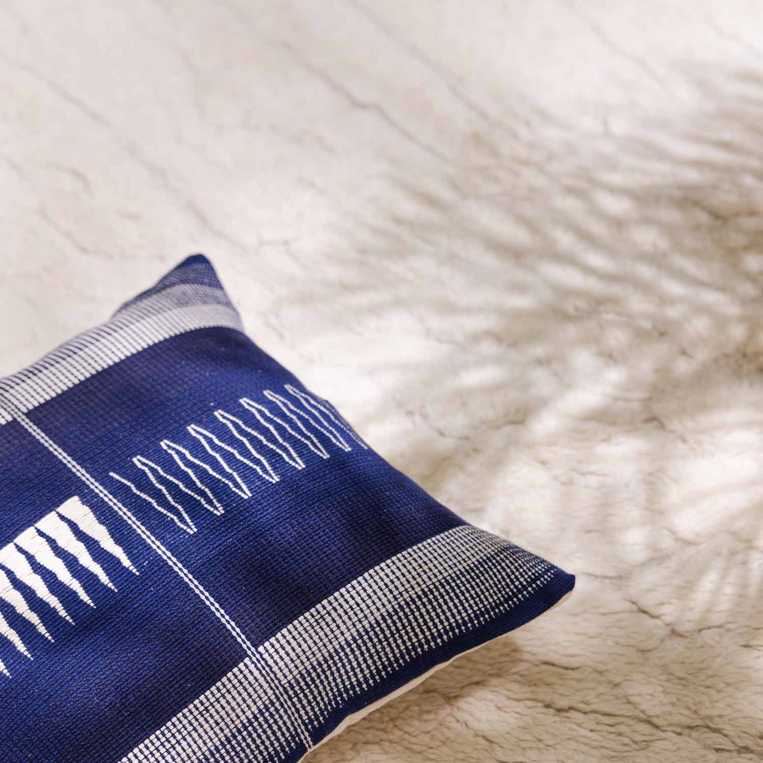 Longkhum
Hand Woven Cotton Cushion Cover