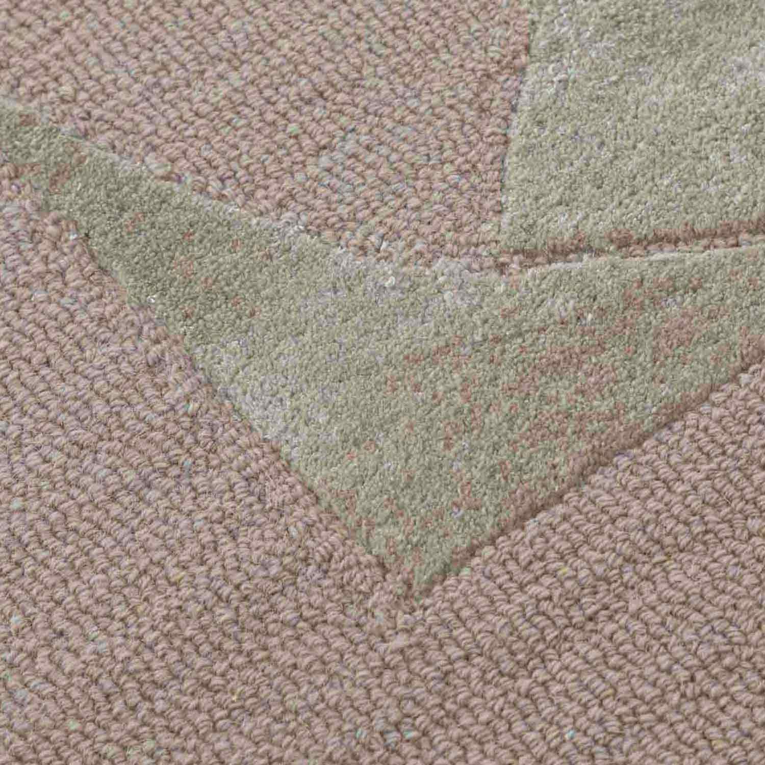 Darwish Hand Tufted Woollen And Viscose Rug