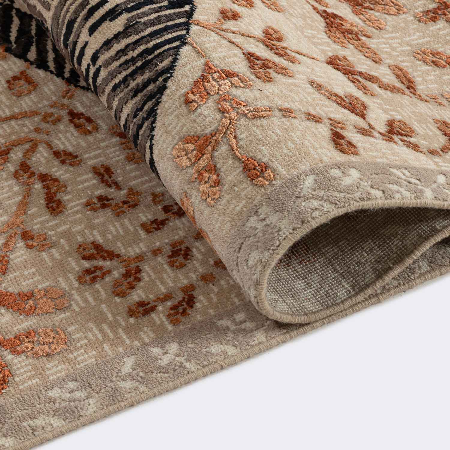 Vyaghra Hand Knotted Woollen And Viscose Rug