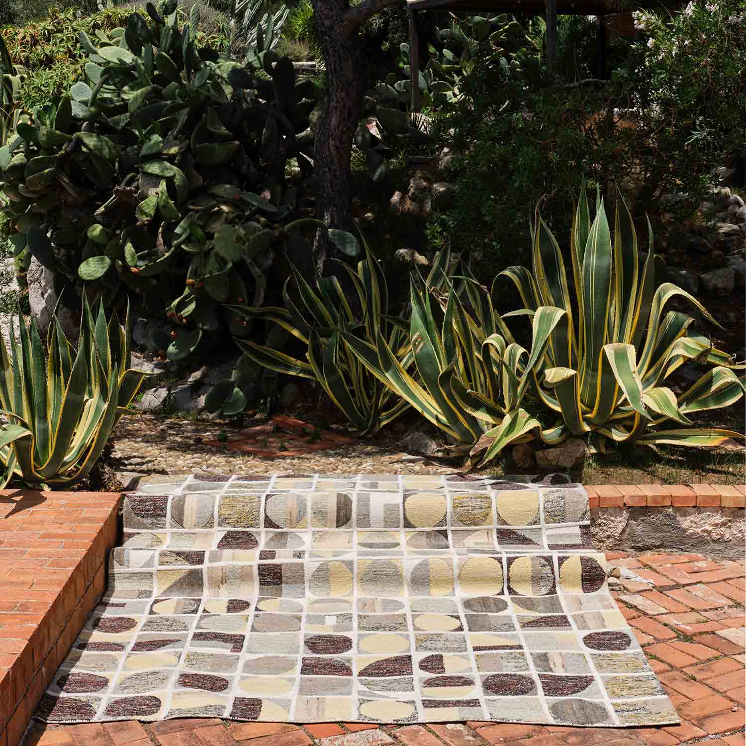 Sciotolli- Gold Hand Tufted Woollen Rug By Mariella Ienna