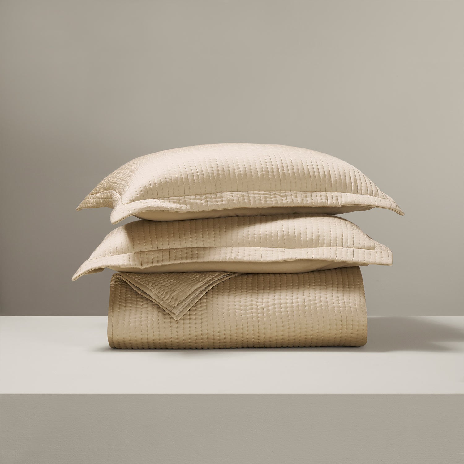 Lily Vegan Silk Handquilted Bed Cover Set