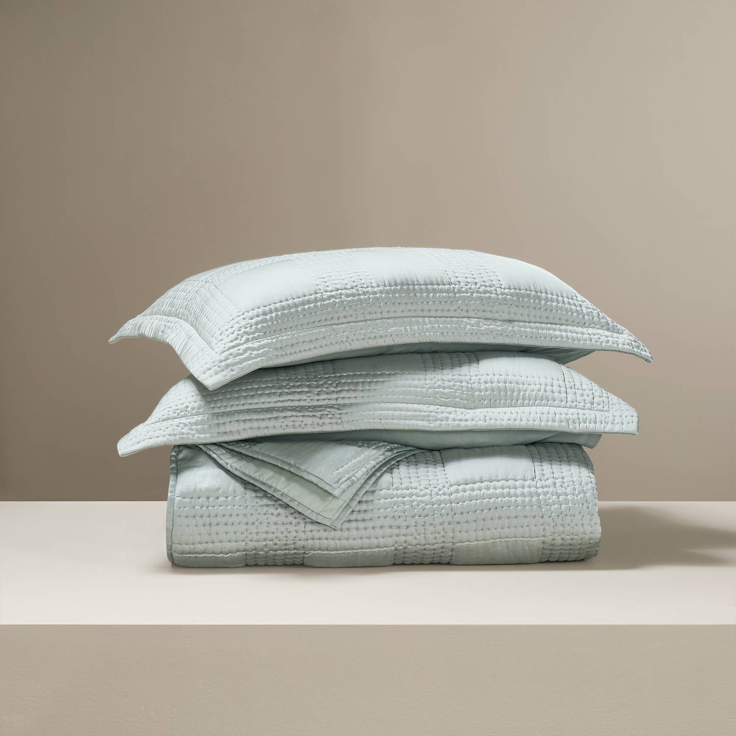 Vento Vegan Silk Handquilted Bed Cover Set