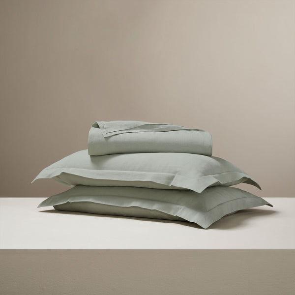 Orelle linen bedsheet set by Obeetee - detail view