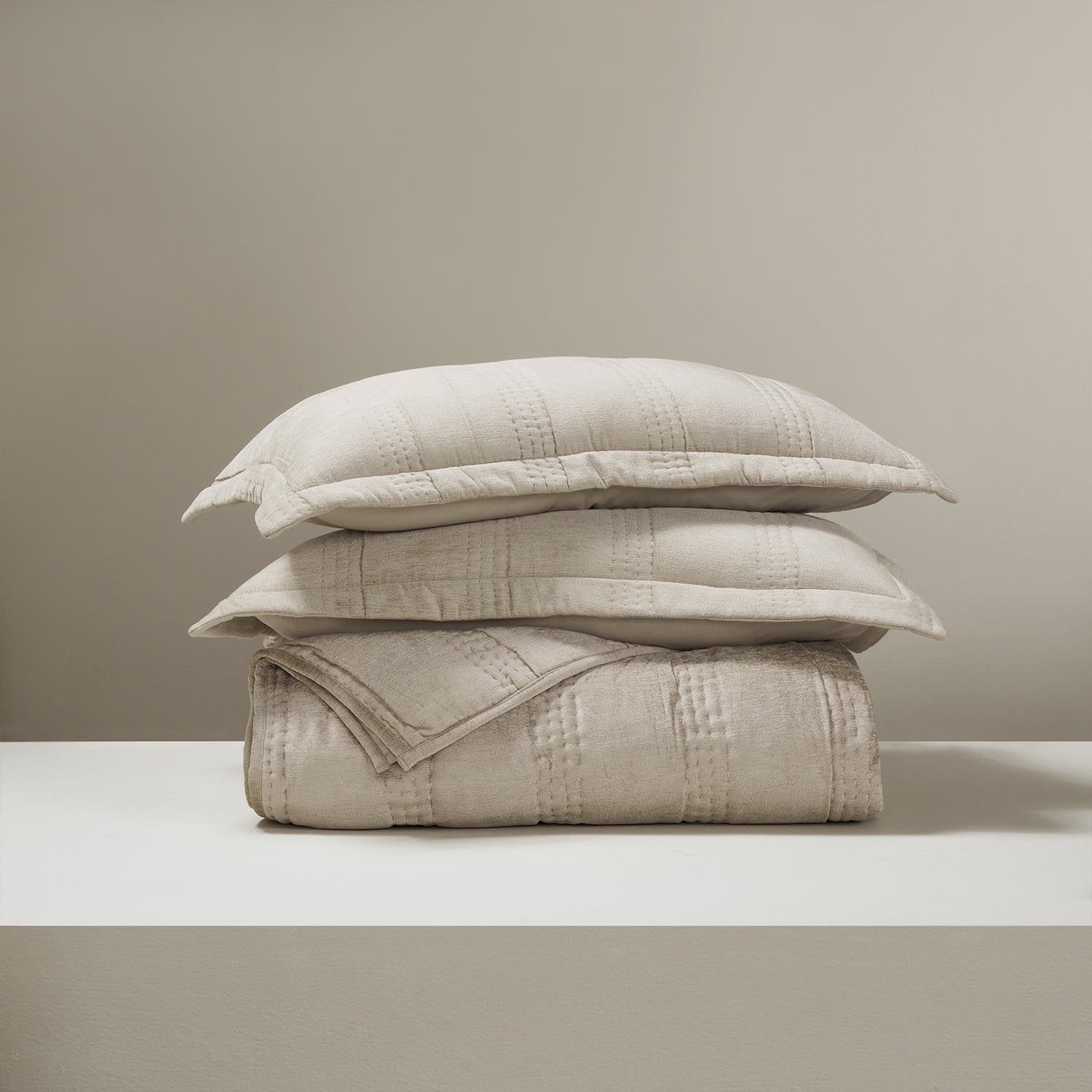 Elaris Chennile Handquilted Bed Cover Set