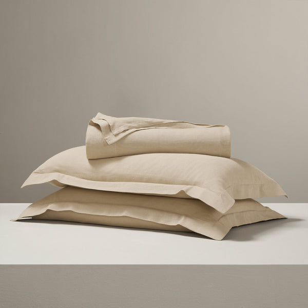 Daisy linen bedsheet set by Obeetee - detail view