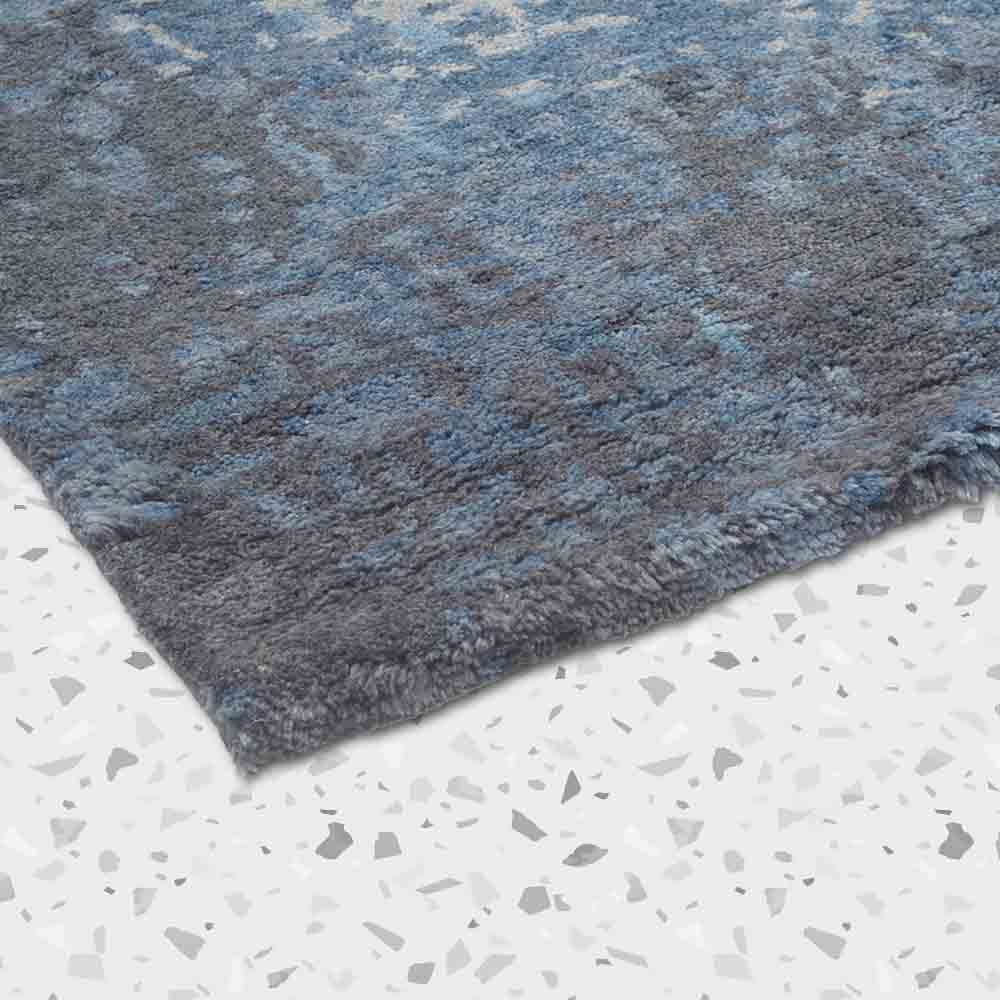 Veil Hand Knotted Wool and Viscose Yarn Rug