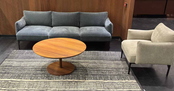 Designing for the discerning few: customisation, privacy, and experience