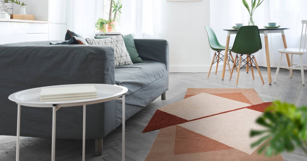 The Artful Appeal of Unshaped Rugs in Modern Interior Design