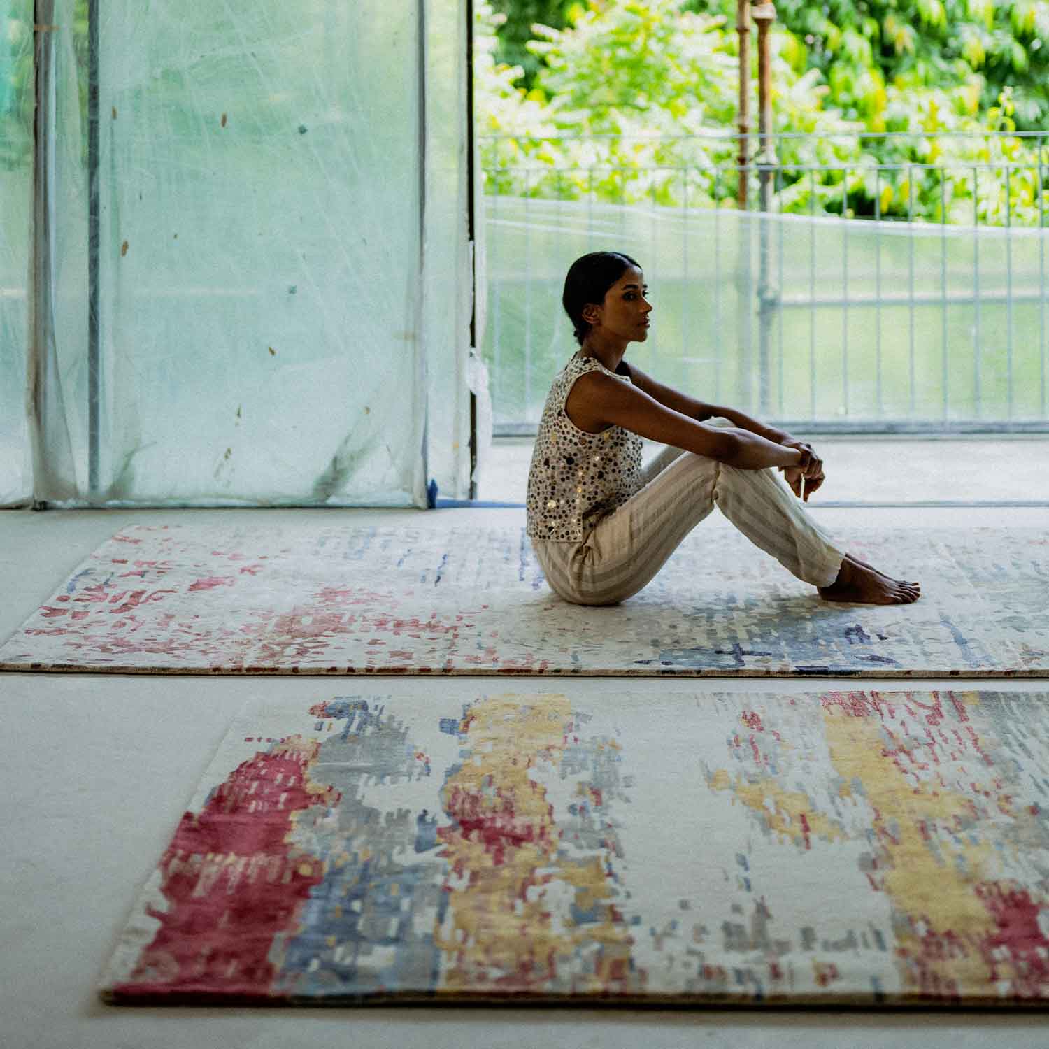 Fray Hand Tufted Woollen And Viscose Rug