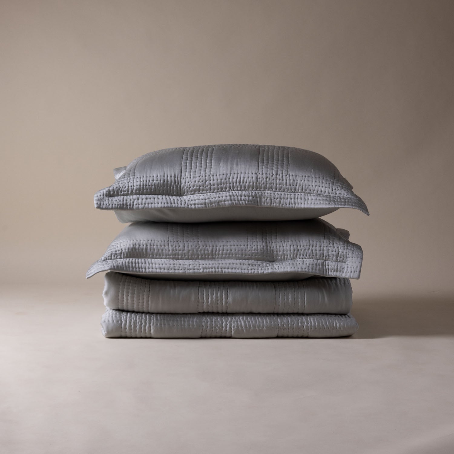 Vento Vegan Silk Handquilted Bedcover Set