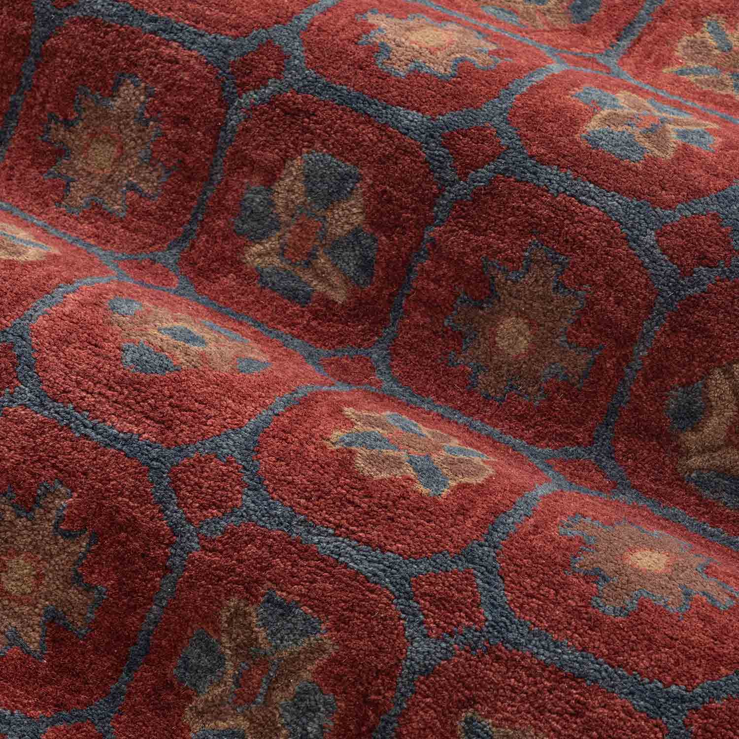 Echo Hand Tufted Woollen And Viscose Rug