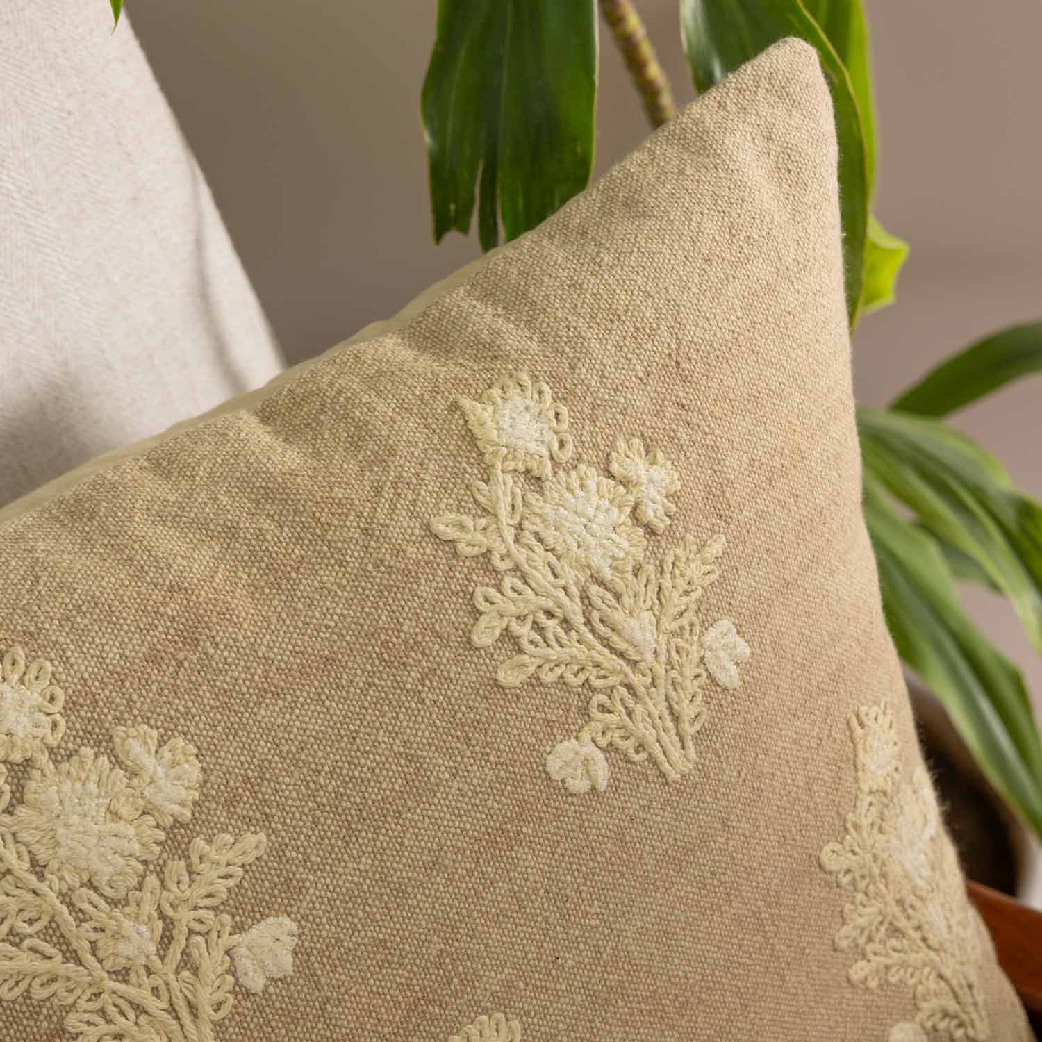 Cotton embroidered Chaturra Lumbar Cushion Cover