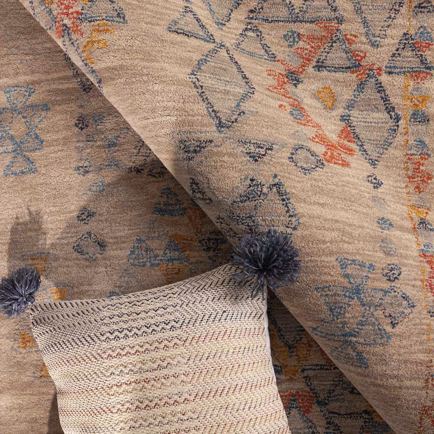 Cinda Hand Tufted Woollen Rug