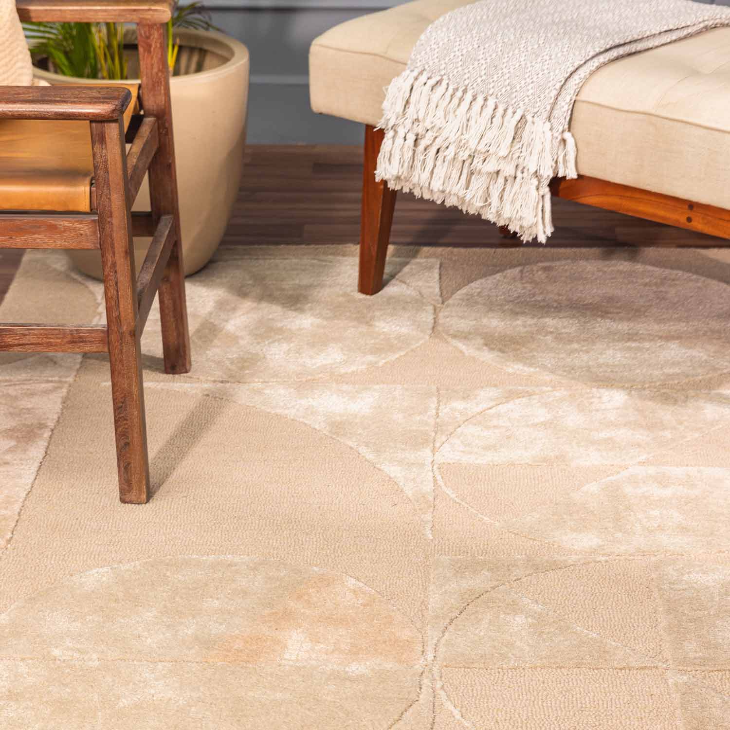 Darwish Hand Tufted Woollen And Viscose Rug