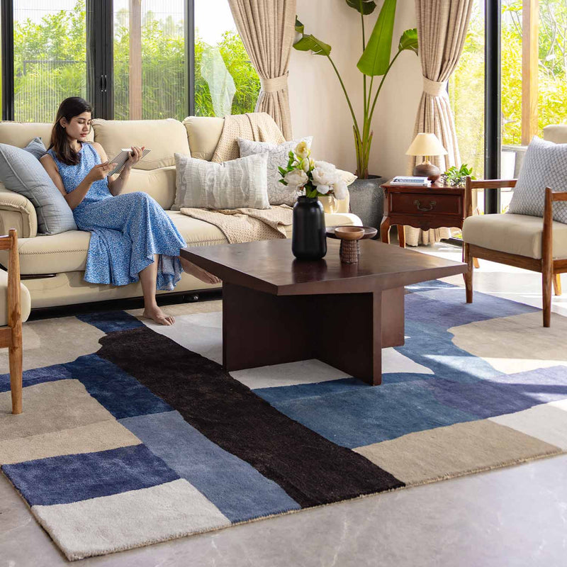 Abstract Hand Tufted Woollen And Viscose Rug