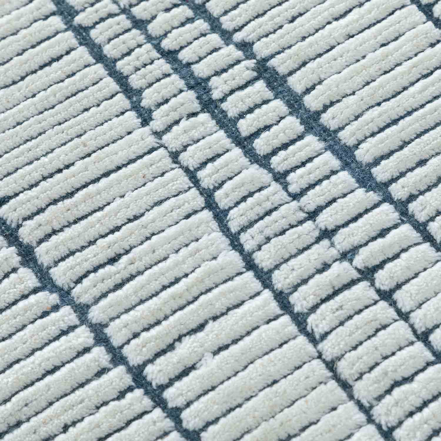 Carly Hand Knotted Woollen Rug