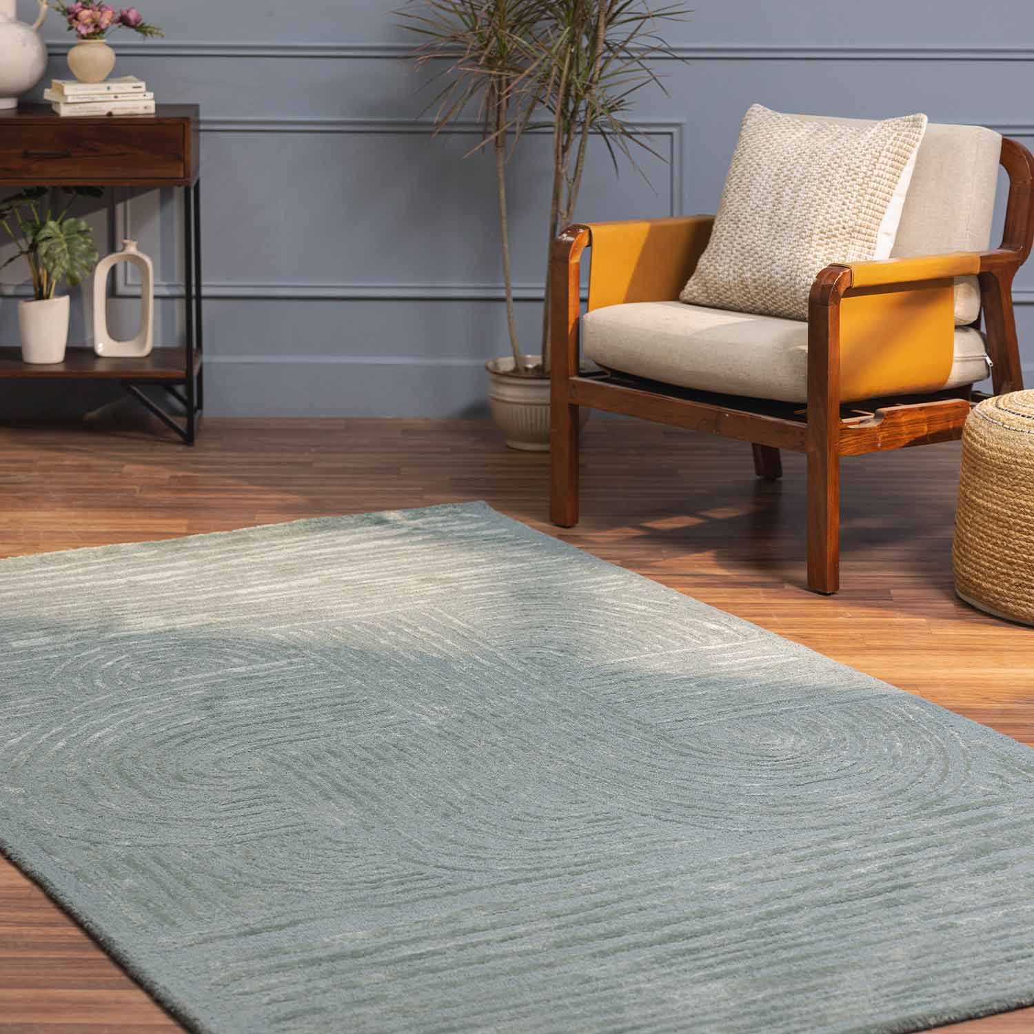 Khnurn Hand Tufted Woollen And Viscose Rug