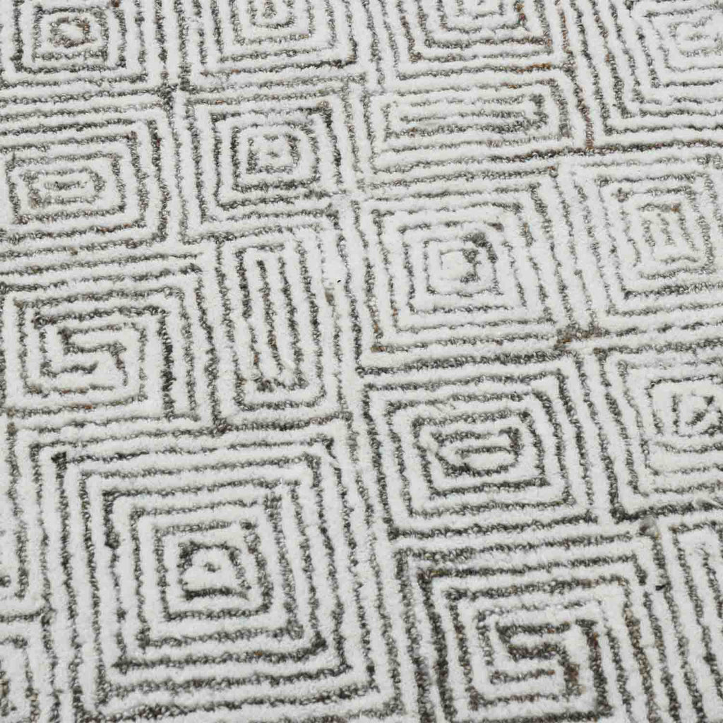 Silverstate Hand Tufted Polyester Rug – Obeetee Retail Pvt. Ltd.