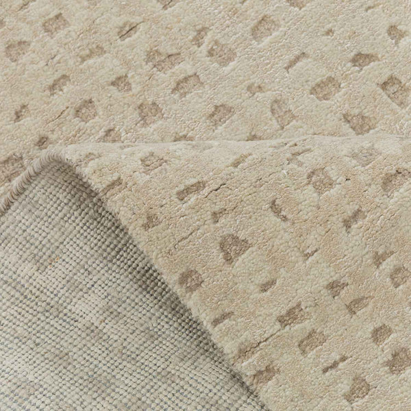 Halo Hand Knotted Woollen And Bamboo Silk Rug