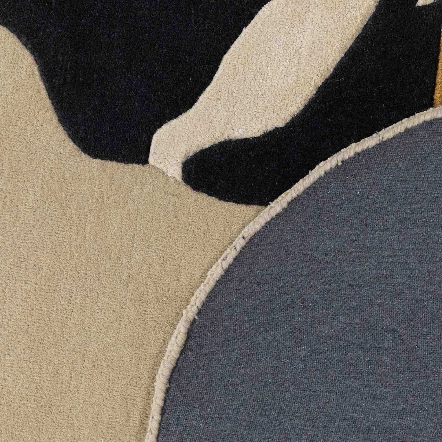 Tikli Hand Tufted Woollen And Viscose Rug