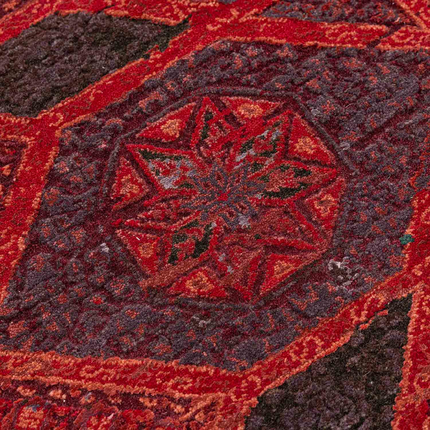 Ruby Medallain Hand Knotted Woollen And Viscose Rug