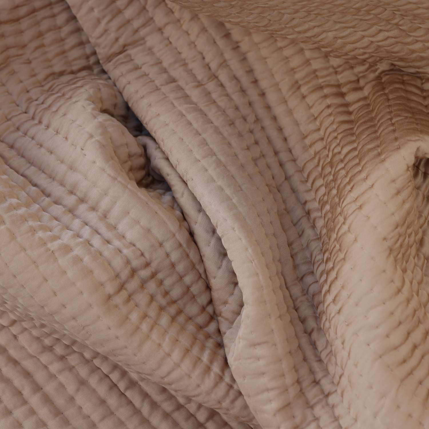 Lily Vegan Silk Handquilted Bedcover Set