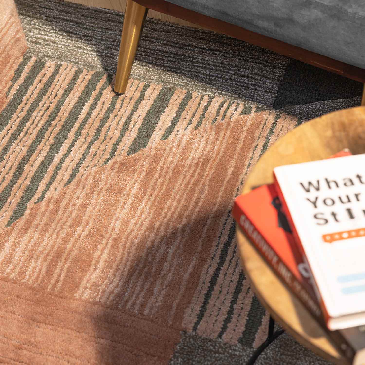 Apohis Hand Tufted Woollen And Viscose Rug