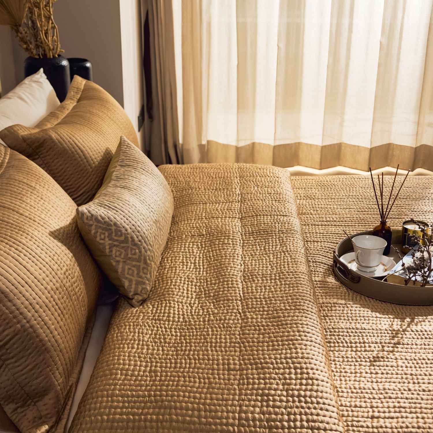 Lily Vegan Silk Handquilted Bedcover Set