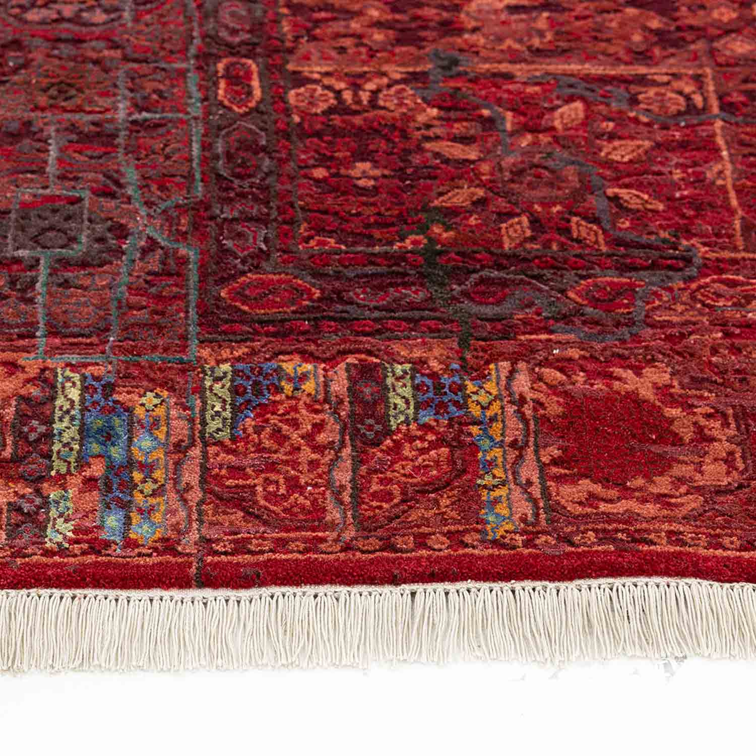 Ruby Medallain Hand Knotted Woollen And Viscose Rug